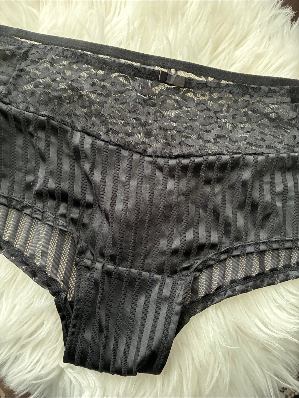 NWOT Black fuchsia 3X Lace & Stripe Hipster Panty - Black